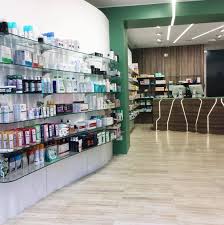 Chi siamo e come lavoriamo interno Farmacia Monza Centro, consulenza personalizzata e servizi per la salute